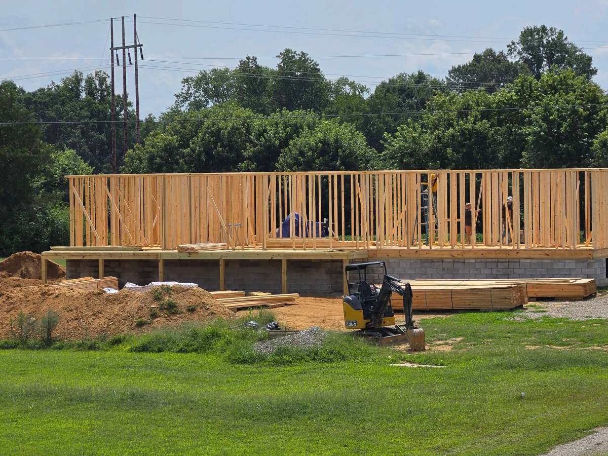 Living the Dream Year 6 Day 106 – Clifty Hill 3 – Framing day 14, Main walls are up